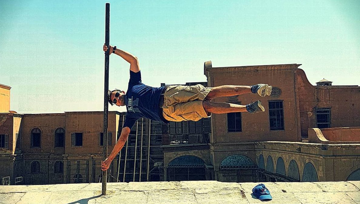 Kon - Flight attendant turned calisthenics beast